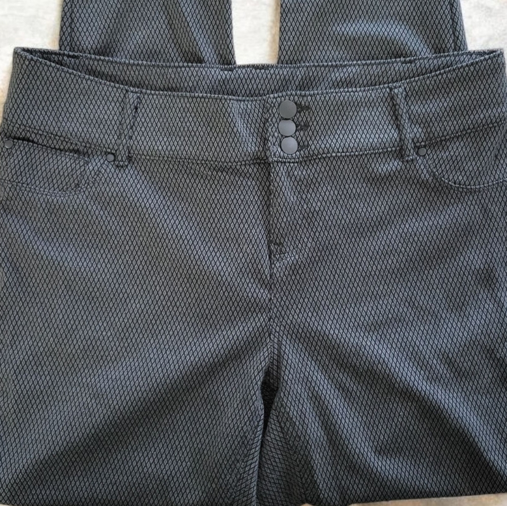 Patterned Stretch Pants - Picture 7 of 12